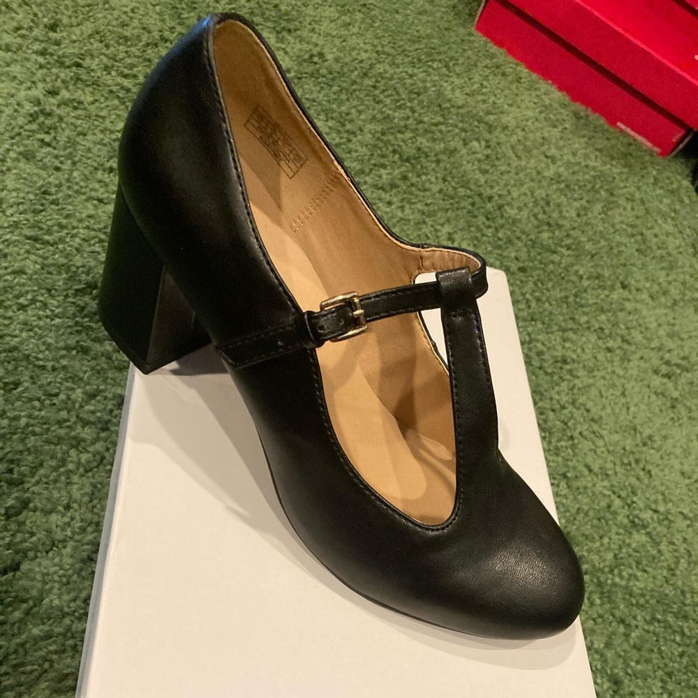 New size 10 work heels great for walking